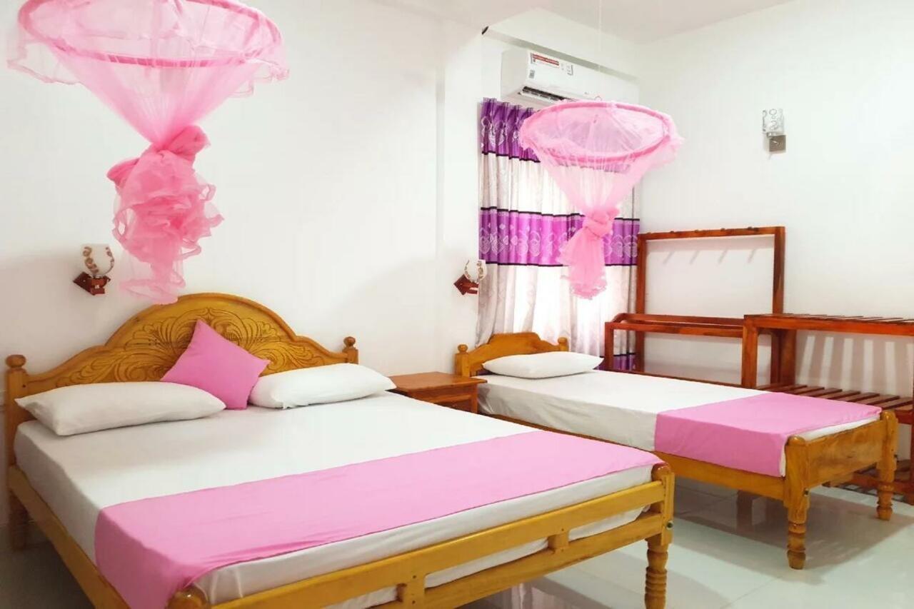 Snp Star Guest House Trincomalee Kültér fotó